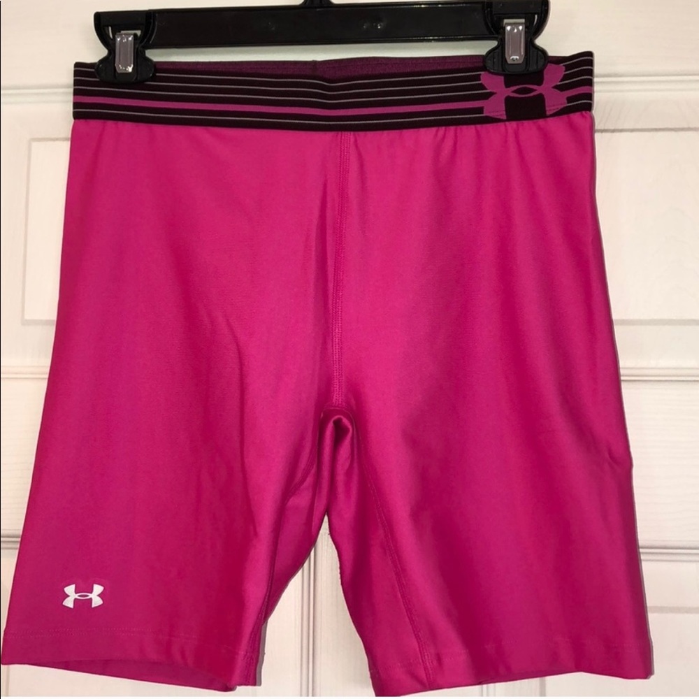 UA 5.5” Heat Gear athletic shorts